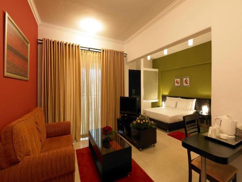 Royal Orchid Golden Suites Púna Exteriér fotografie