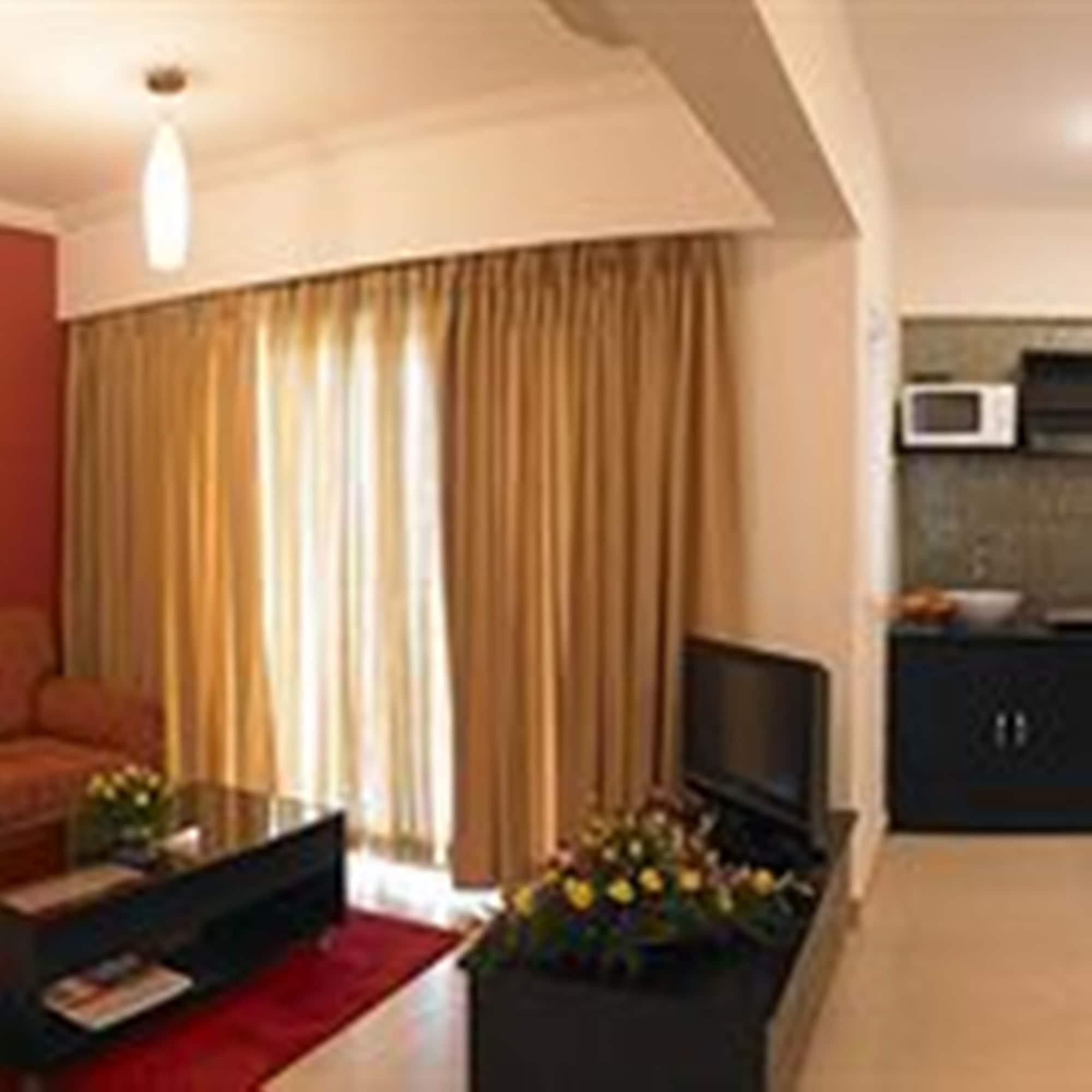 Royal Orchid Golden Suites Púna Exteriér fotografie