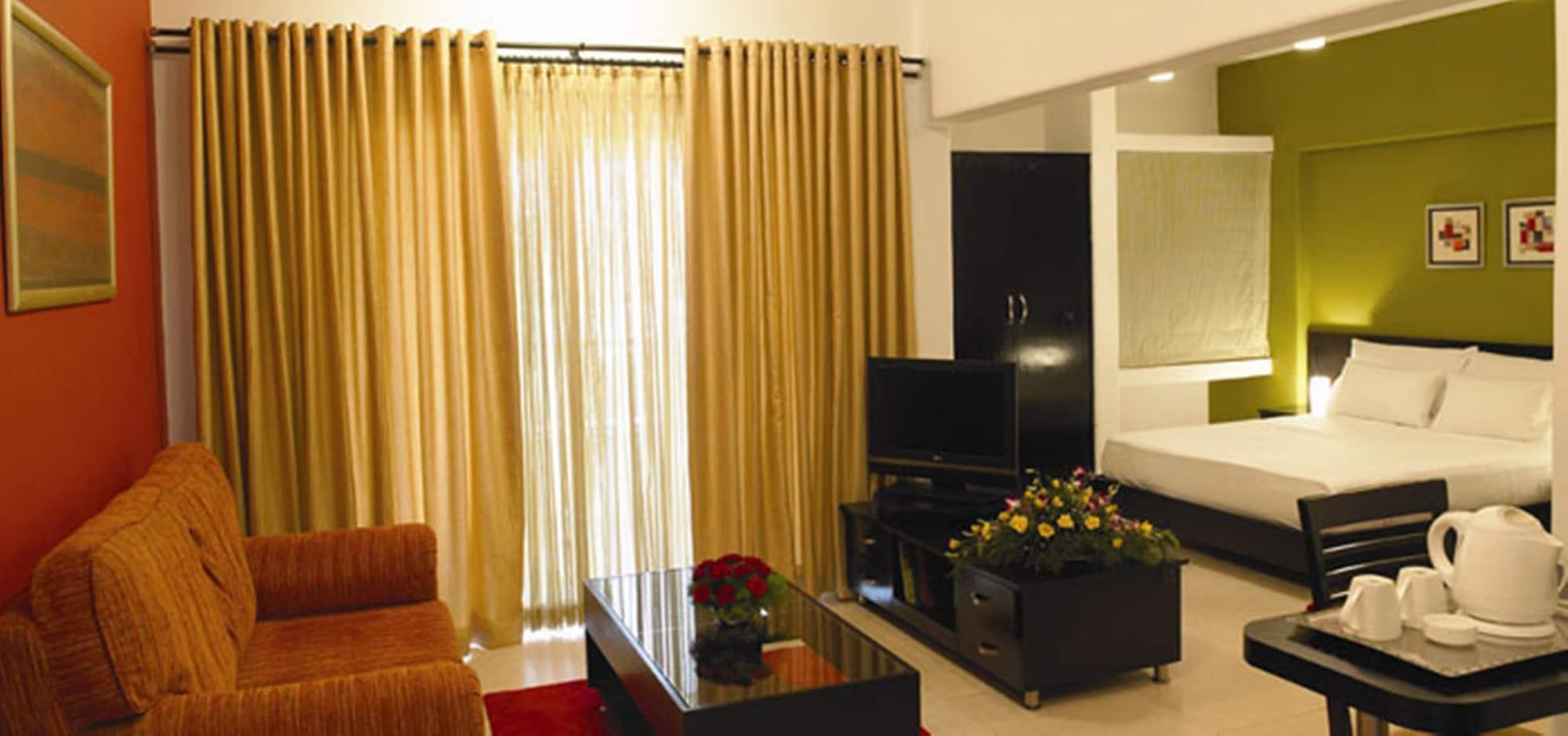 Royal Orchid Golden Suites Púna Exteriér fotografie