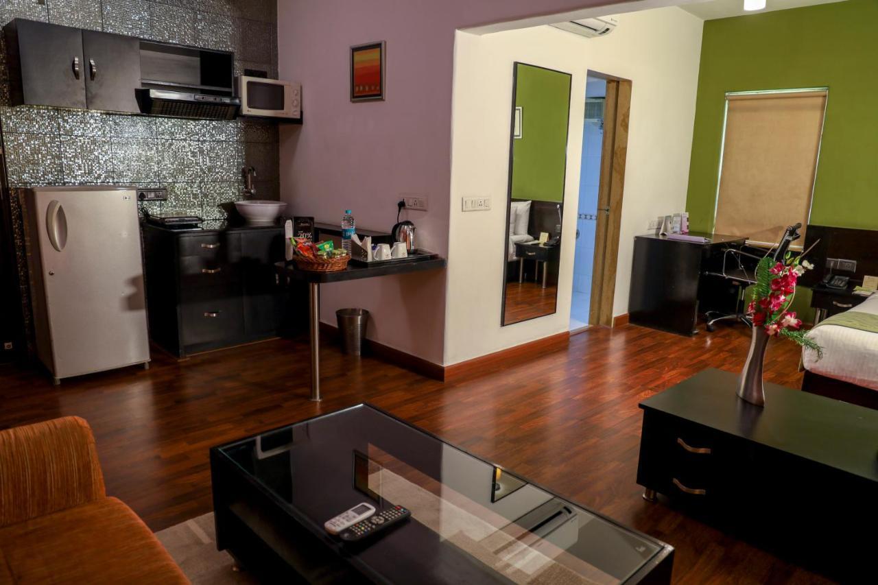Royal Orchid Golden Suites Púna Exteriér fotografie