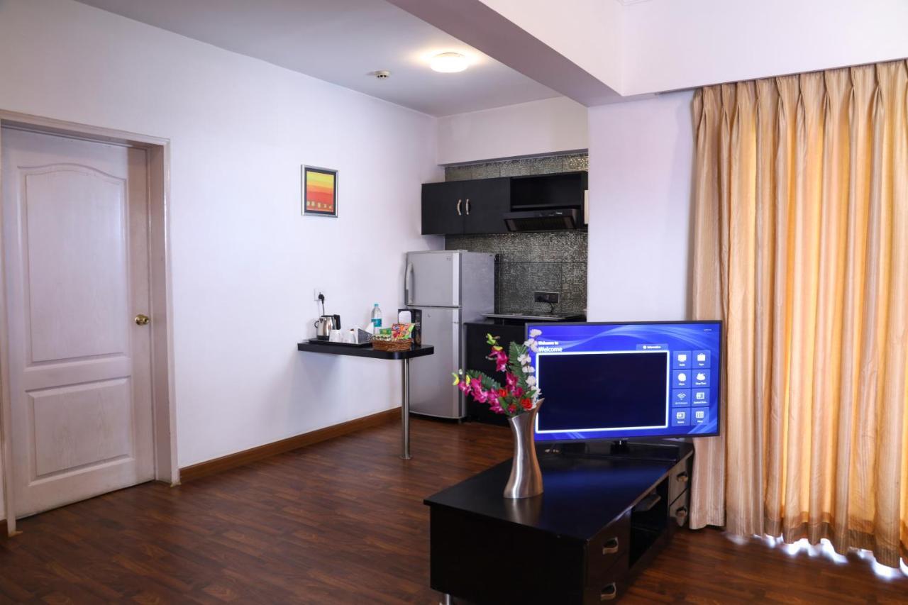 Royal Orchid Golden Suites Púna Exteriér fotografie