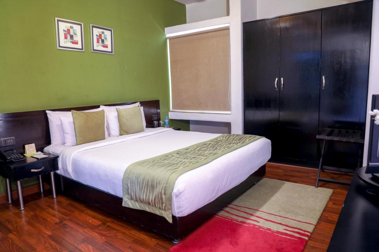 Royal Orchid Golden Suites Púna Exteriér fotografie